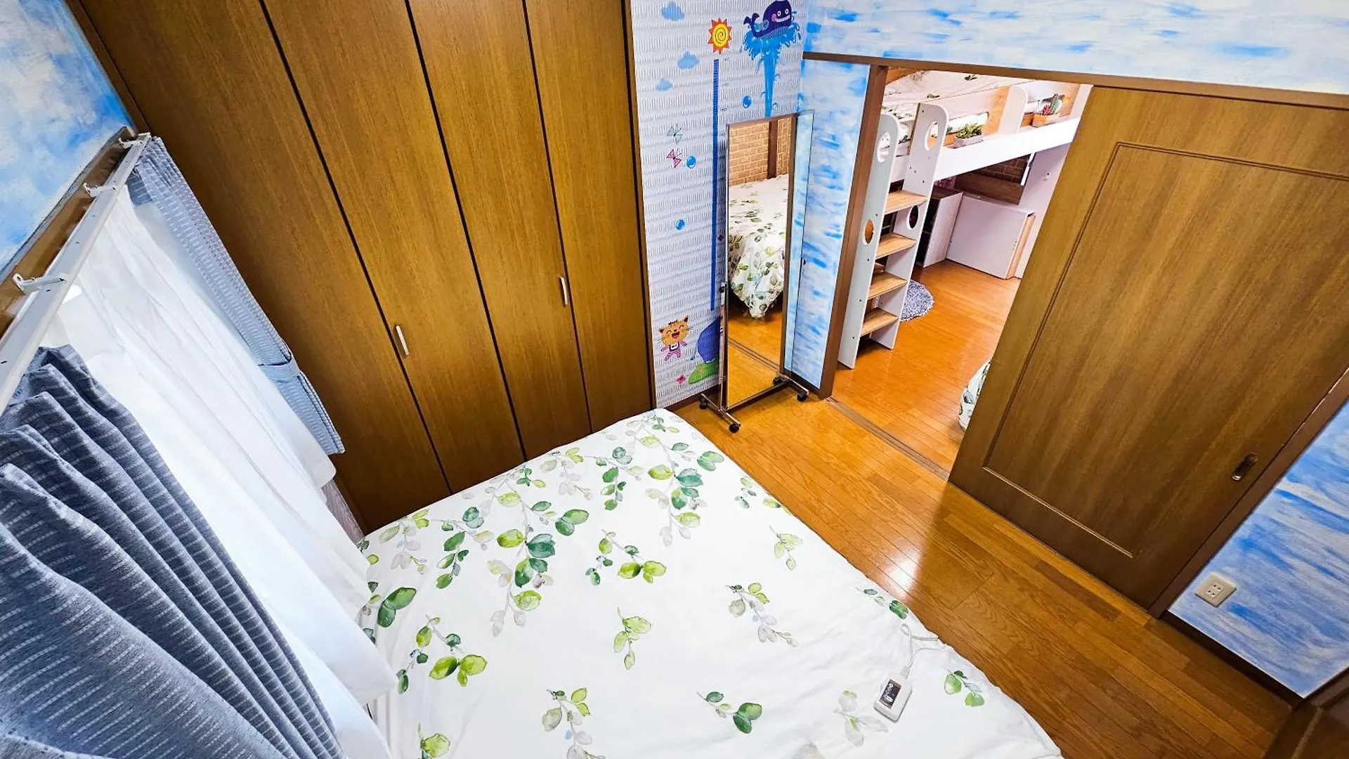 703. Disneyland, Direct Bus To The Airport/1Minute'S Walk From The Station. Tokyo 0*,  Japan